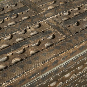 Baúl marroquí antiguo de madera envejecida