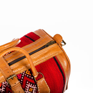 Bolso de cuero marroquí con kilim rojo