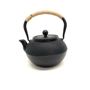Tetera japonesa de hierro fundido