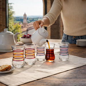 vasos turcos azul rosa escena