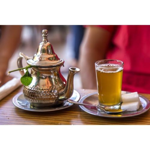 Cinco curiosidades que a lo mejor no sabías sobre el té marroquí