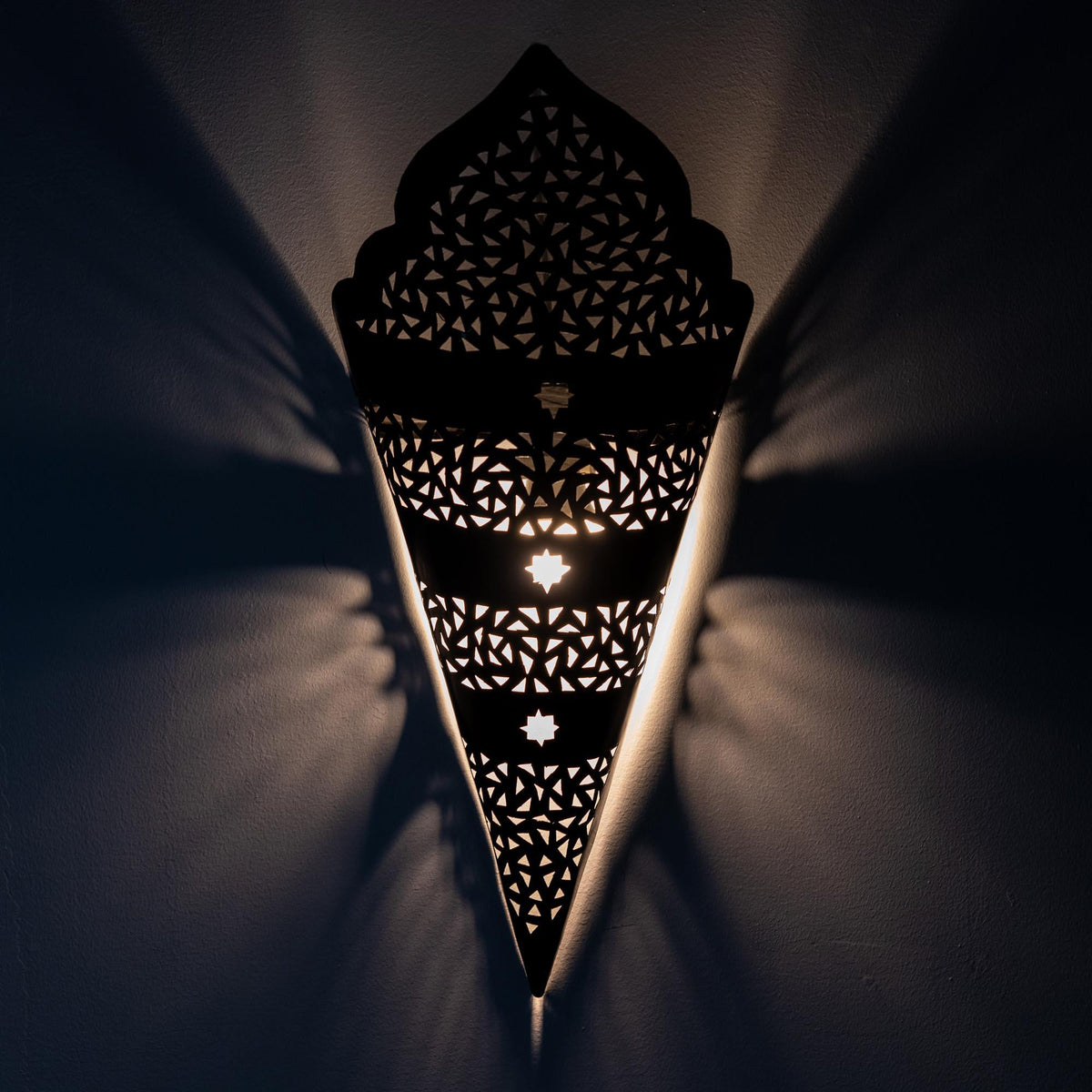 Aplique marroquí de forja calada tres estrellas