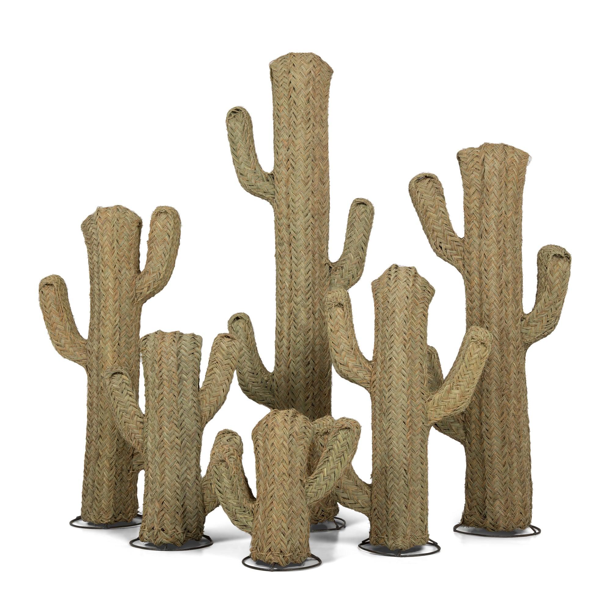 https://decoracionalcazaba.com/cdn/shop/files/cactus-de-esparto-vegetal-en-6-tamanos-decoracion-alcazaba-1_5000x.jpg?v=1688497649