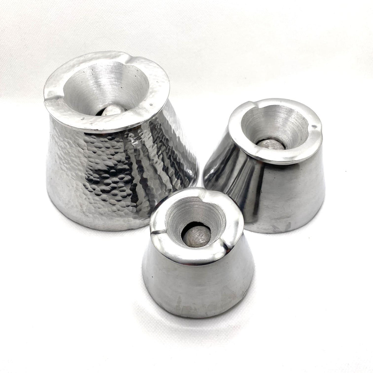 Cenicero marroquí cónico plateado de metal