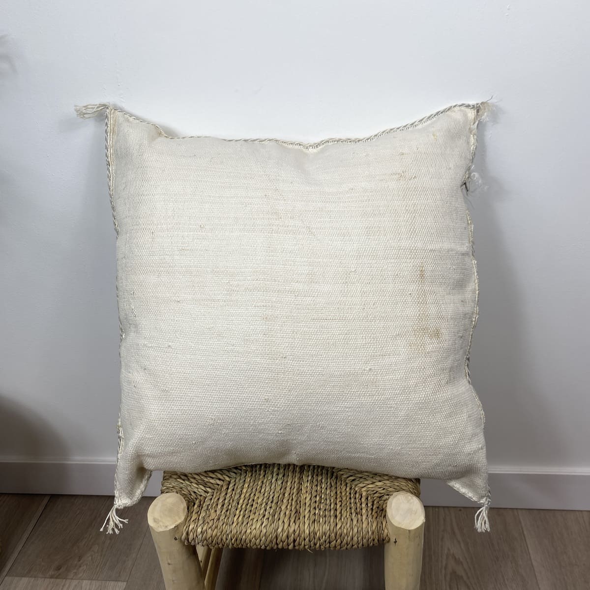 cojín sabra blanco espalda