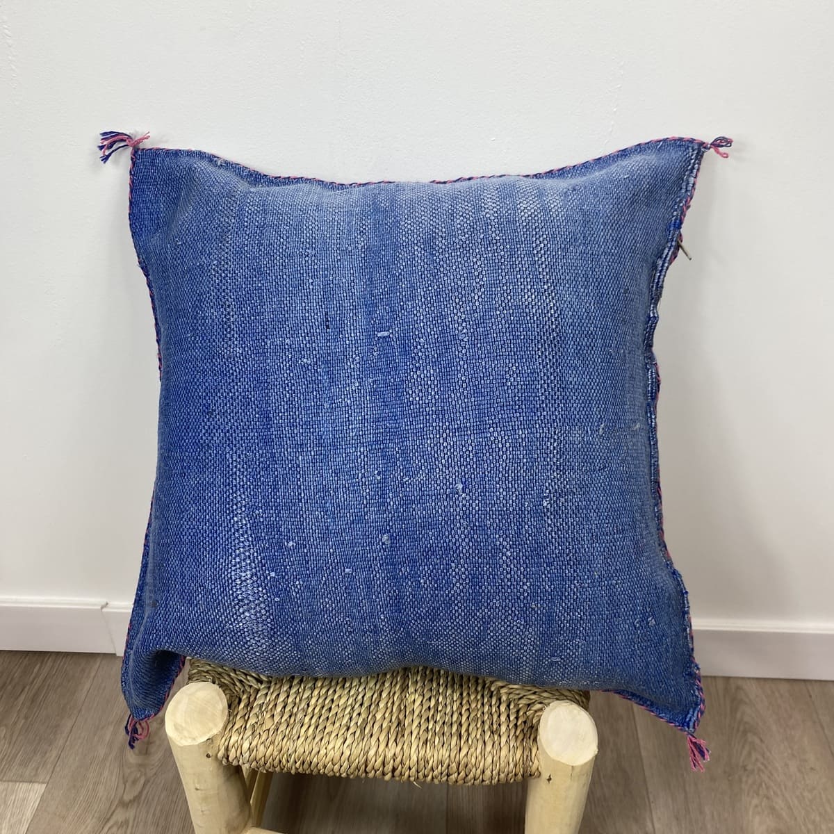 cojín seda cactus azul espalda