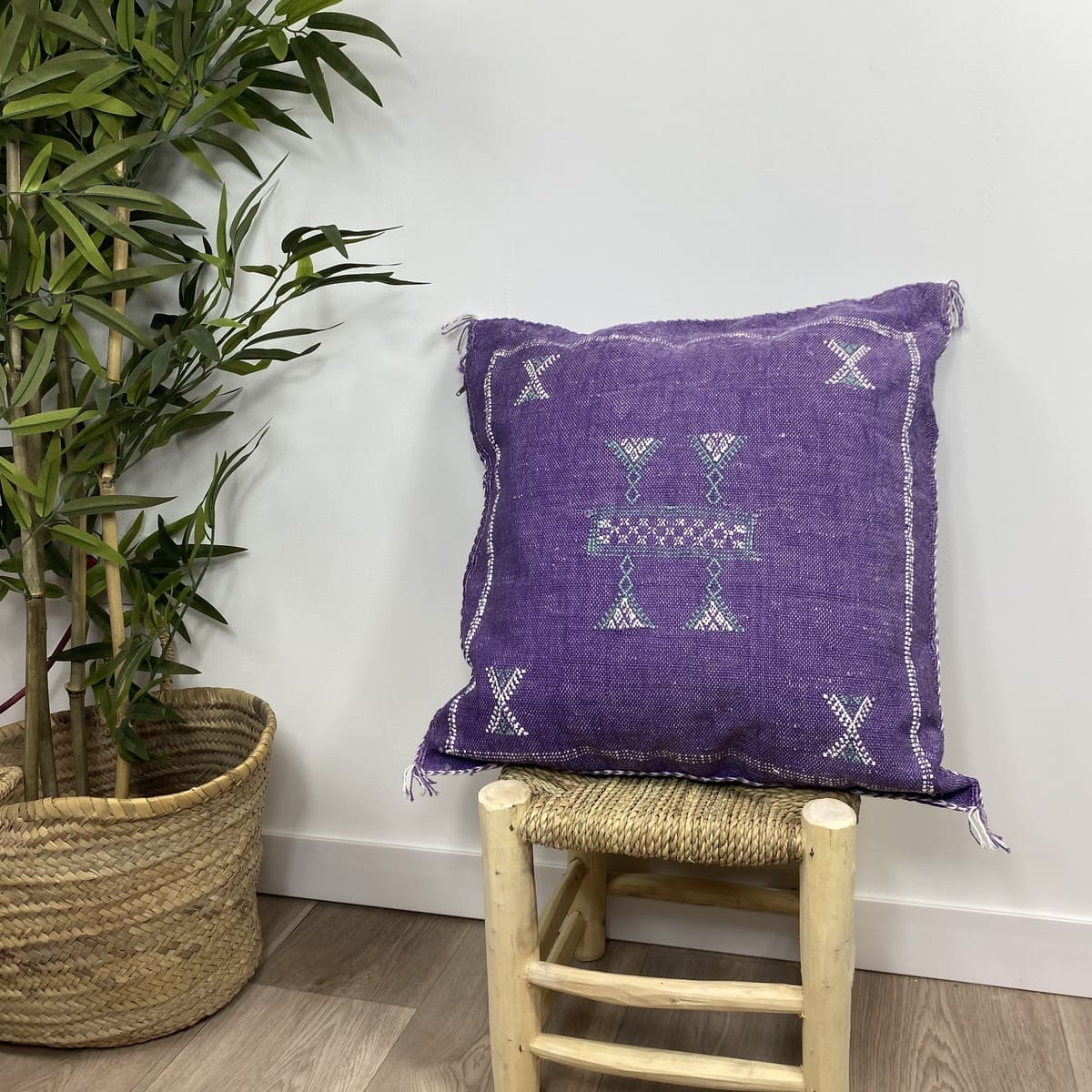 cojín seda de cactus morado 50cm