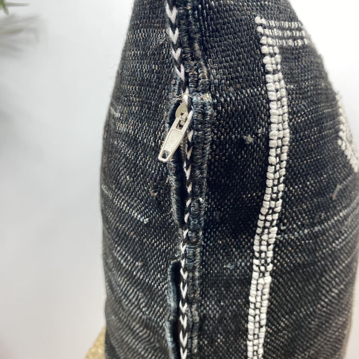 cojín seda de cactus negro cremallera