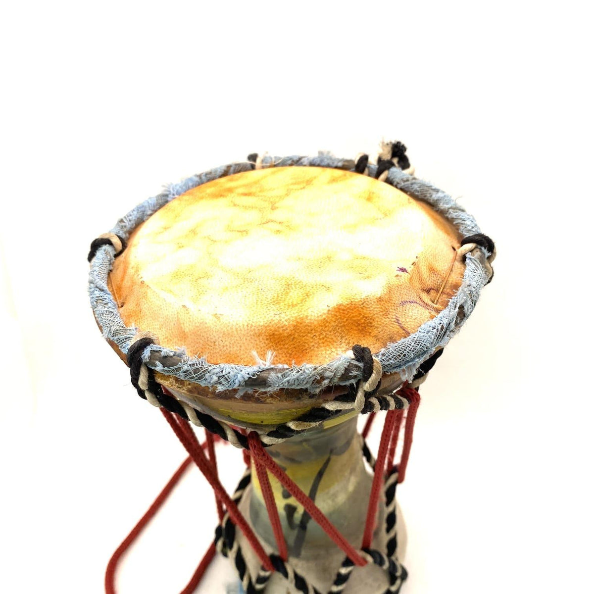 Darbuka africana de cerámica con dibujos étnicos