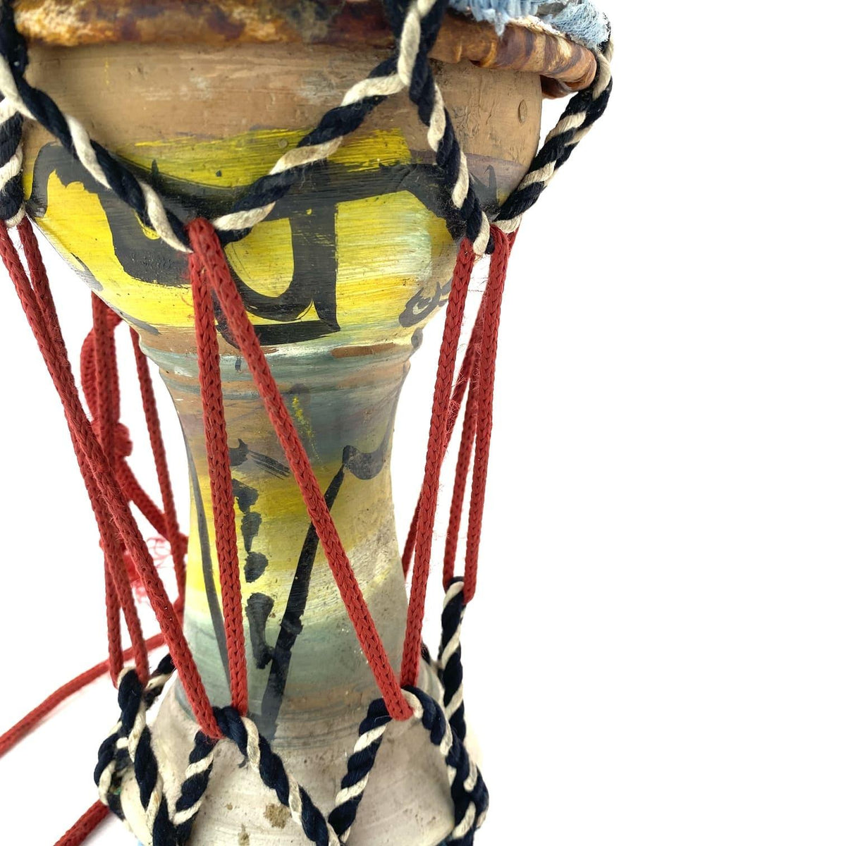 Darbuka africana de cerámica con dibujos étnicos