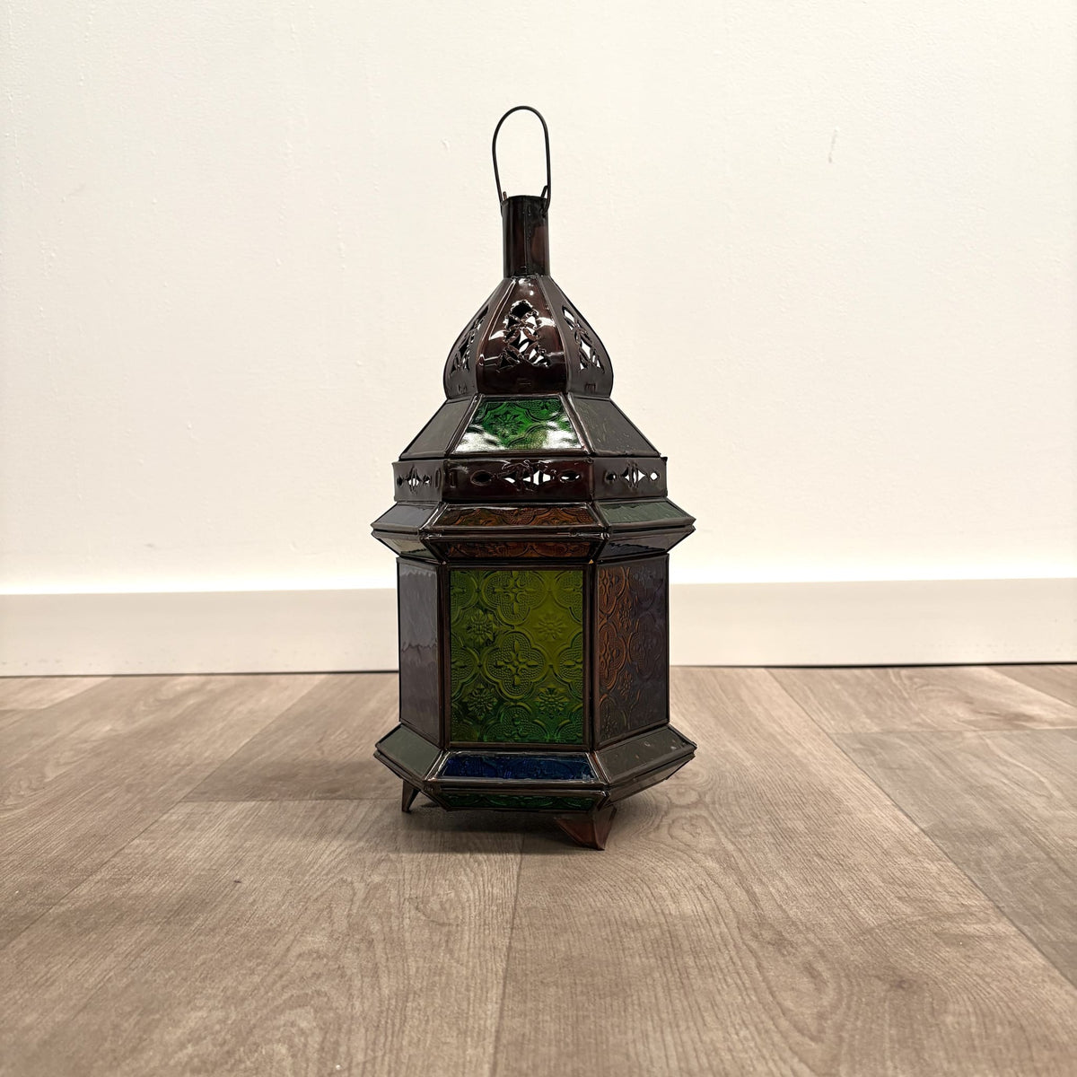 farol árabe hexagonal multicolor escena