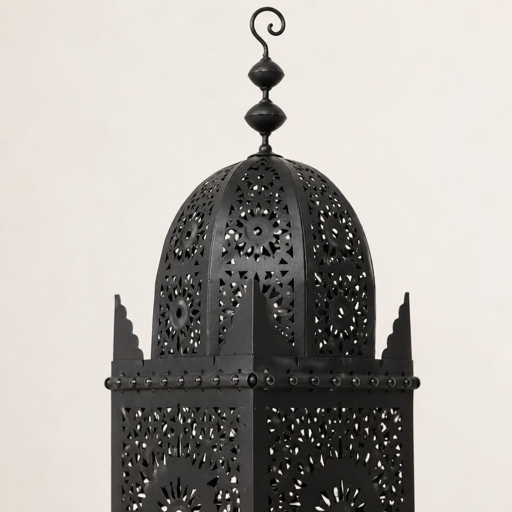 farol marroquí menara hierro cúpula
