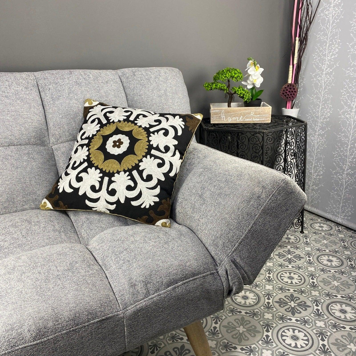 Funda de cojín árabe floral blanco y negro MK12