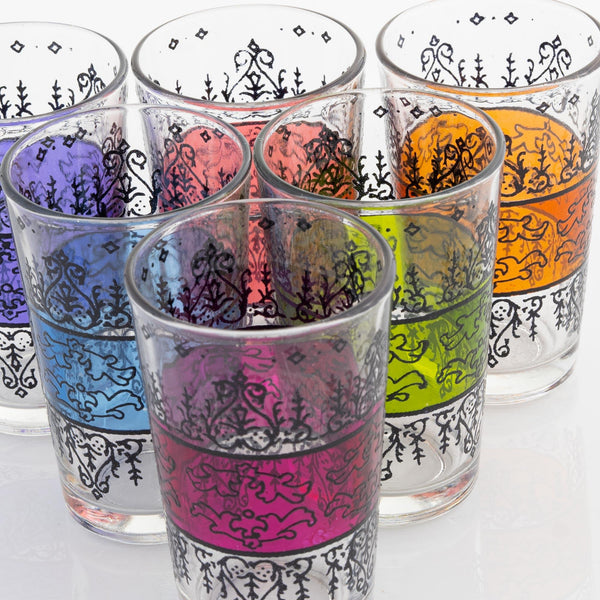 https://decoracionalcazaba.com/cdn/shop/files/juego-de-6-vasos-arabes-de-te-decoracion-alcazaba-2_600x.jpg?v=1688497052