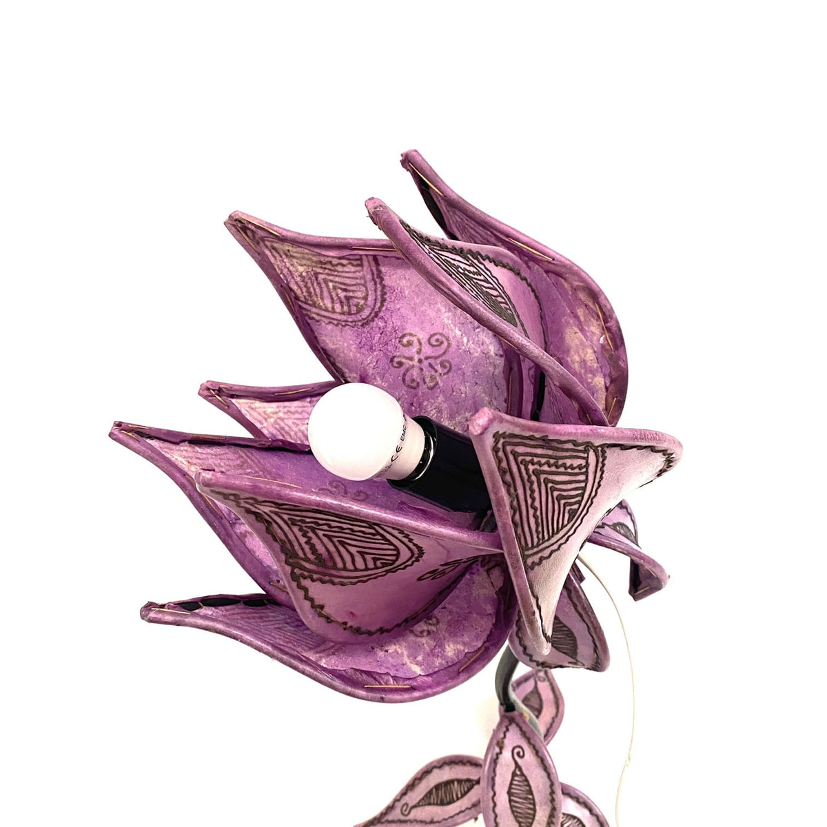 Lámpara marroquí de piel detalle morada