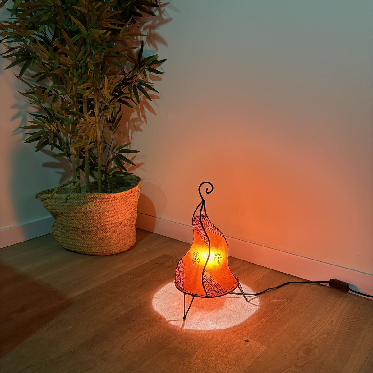 lámpara marrakech piel naranja forja