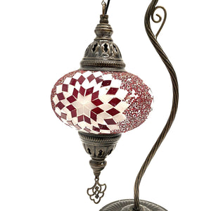 lámpara turca de mesa curva roja detalle