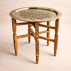 mesa de té marroquí dorada escena