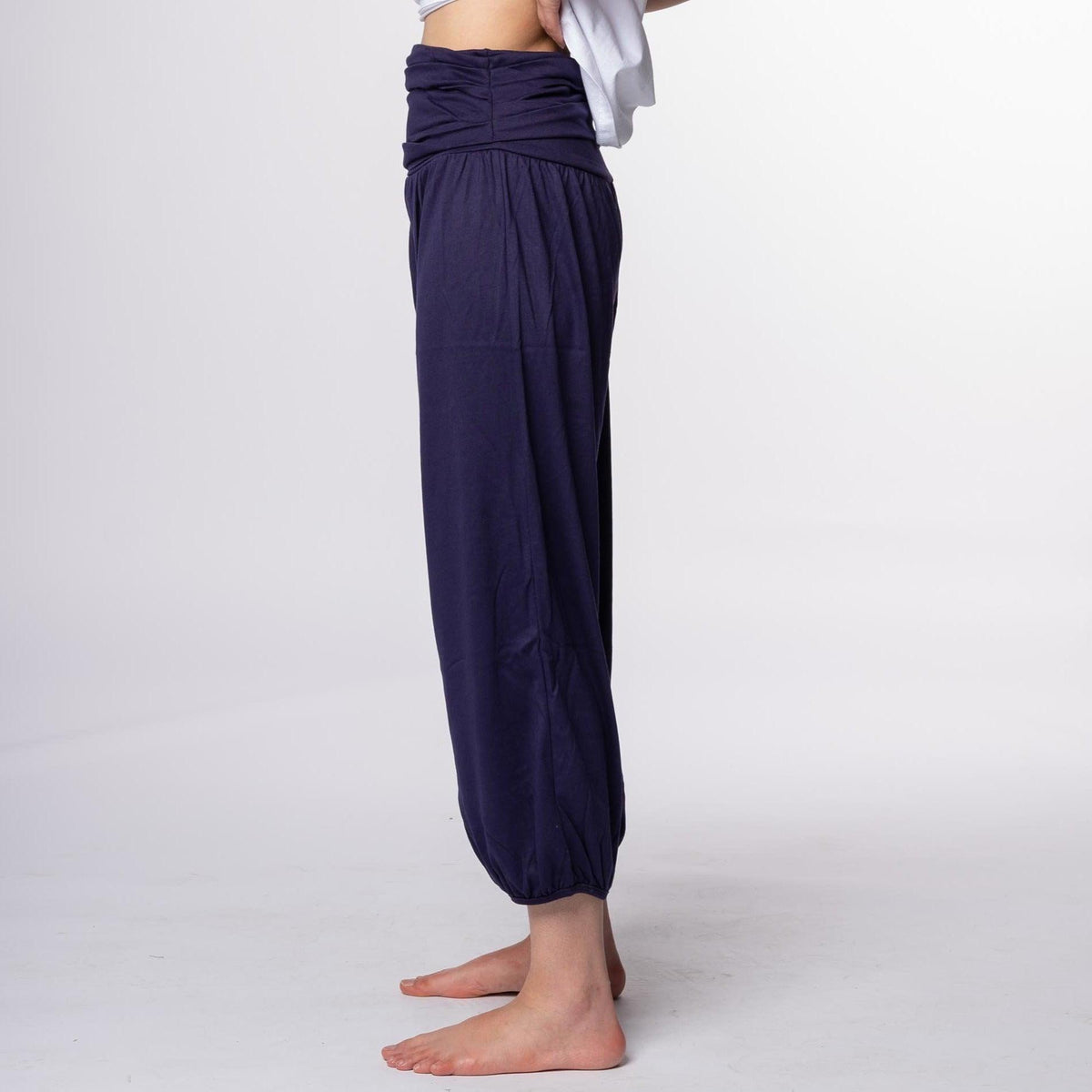 Pantalón bombacho unisex violeta modelo A