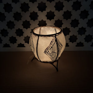 Portacandele marocchino con dettagli in pelle naturale